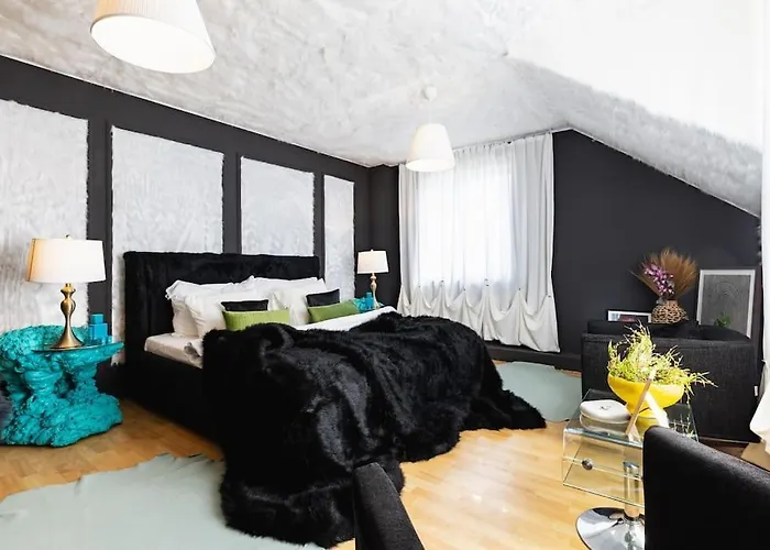 Free Parking-3br-200m2 House-ac-1000m2 Garden *