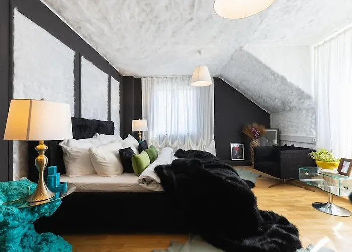 Free Parking-3br-200m2 House-ac-1000m2 Garden *