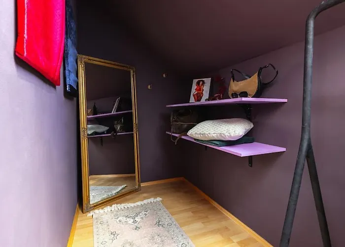 Будинок відпочинку Free Parking-3br-200m2 House-ac-1000m2 Garden *
