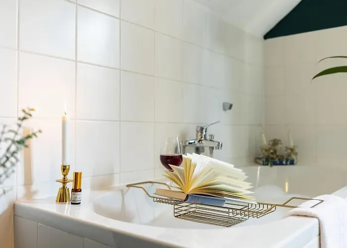 Free Parking-3br-200m2 House-ac-1000m2 Garden Будинок відпочинку