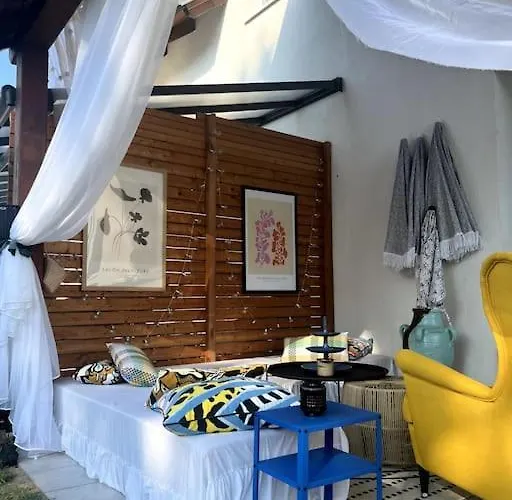 Будинок відпочинку Free Parking-3br-200m2 House-ac-1000m2 Garden *