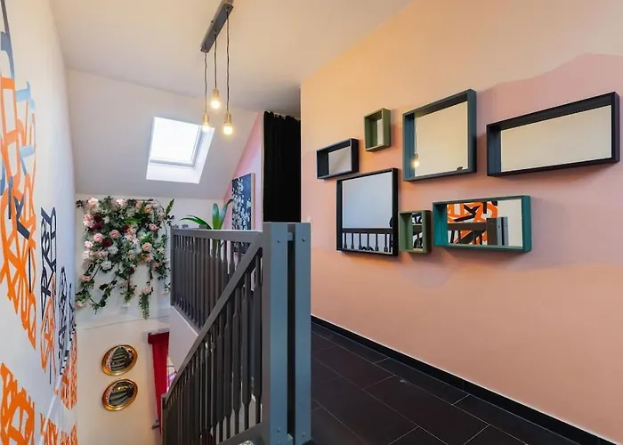 Free Parking-3br-200m2 House-ac-1000m2 Garden *