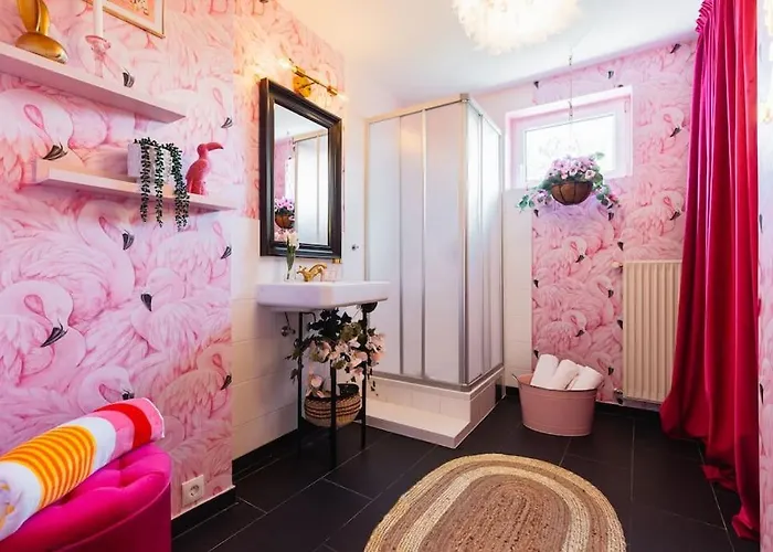 Free Parking-3br-200m2 House-ac-1000m2 Garden