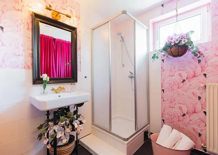 Будинок відпочинку Free Parking-3br-200m2 House-ac-1000m2 Garden *