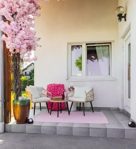 Free Parking-3br-200m2 House-ac-1000m2 Garden Будинок відпочинку