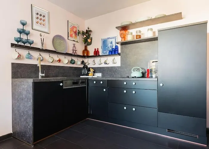 Free Parking-3br-200m2 House-ac-1000m2 Garden *