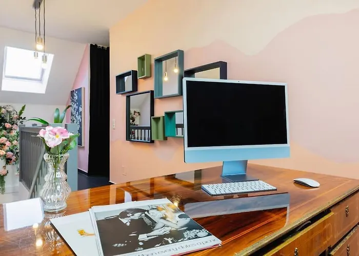 Будинок відпочинку Free Parking-3br-200m2 House-ac-1000m2 Garden