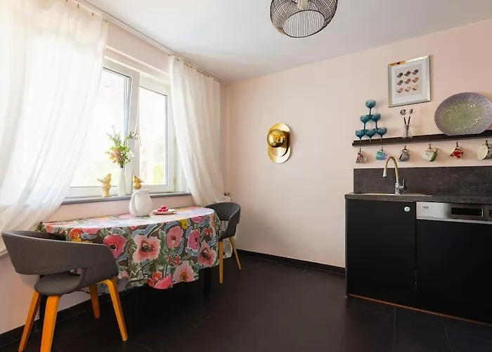 Free Parking-3br-200m2 House-ac-1000m2 Garden Будинок відпочинку *